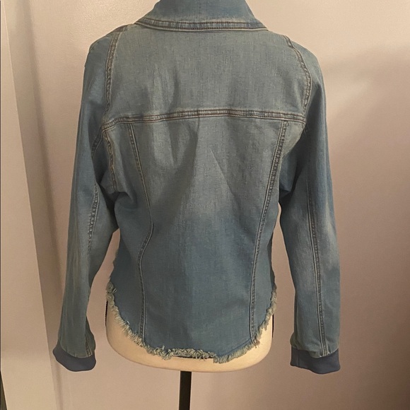 Universal Thread size medium NWT cropped jean jacket - Picture 7 of 12